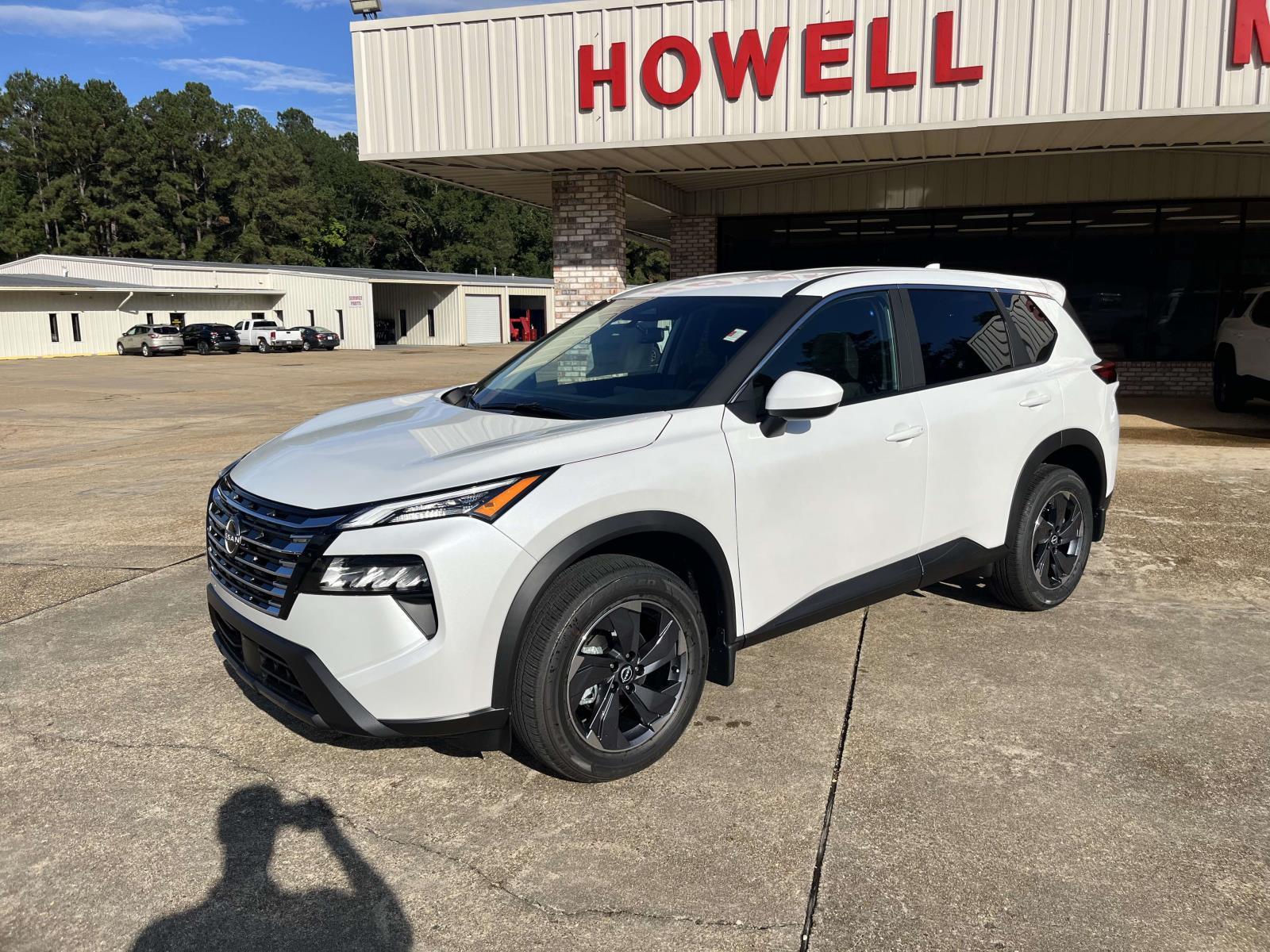 2026 Nissan Rogue SV's photo