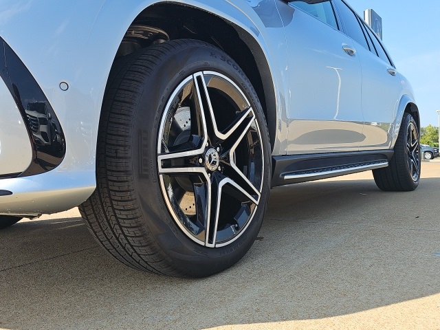 2026 Mercedes Benz GLS 450 4MATIC photo 5