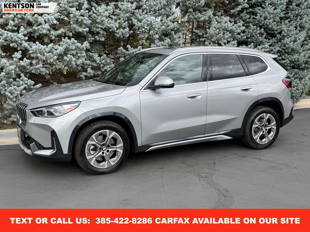 2025 BMW X1 28i's photo