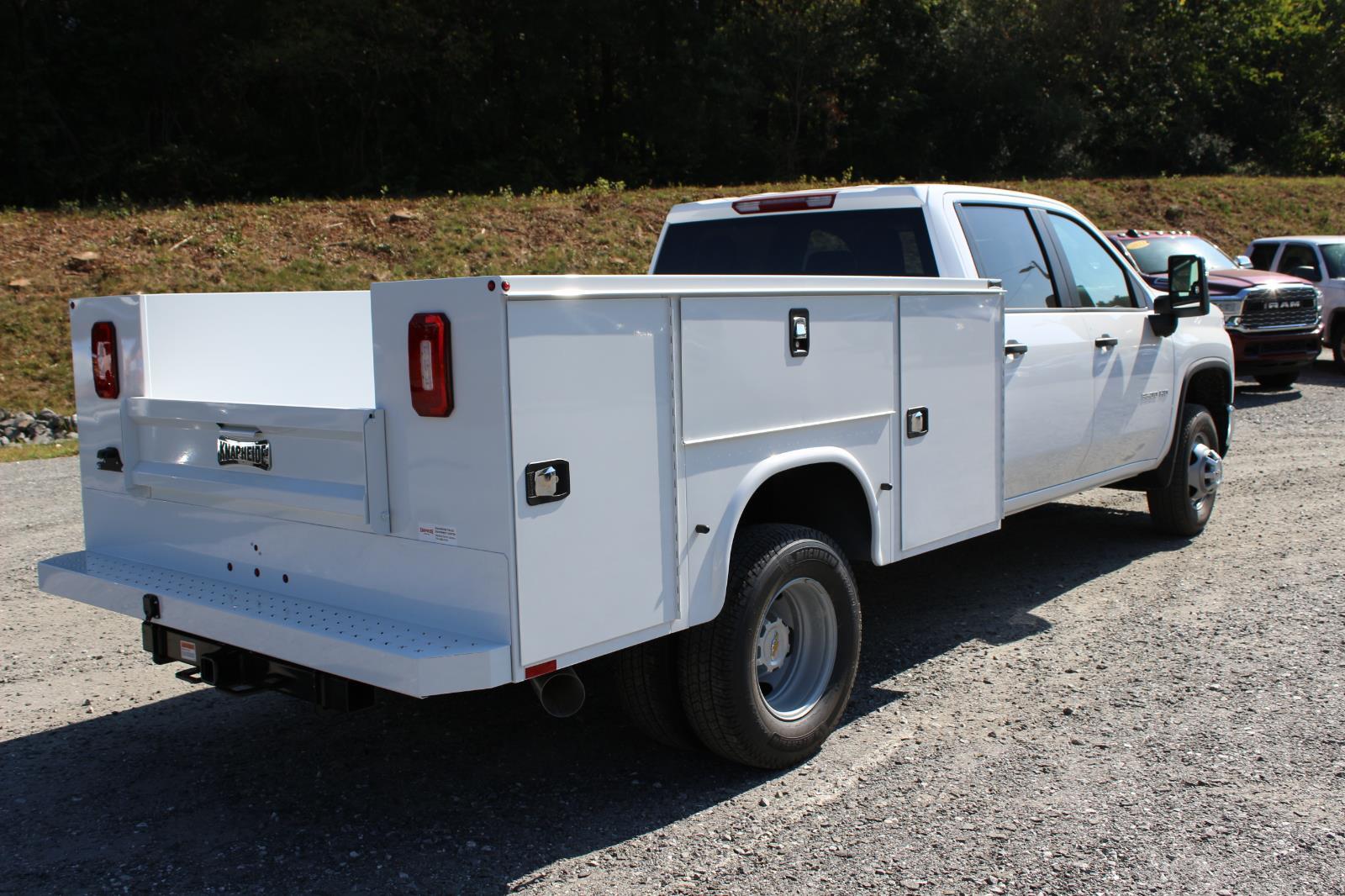 2025 Chevrolet Silverado 3500HD Work Truck photo 3