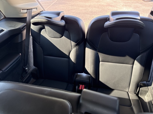 2022 Volvo XC90 T5 Momentum photo 19