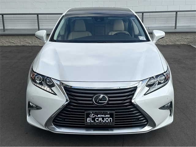 2017 Lexus ES 350 Luxury photo 2