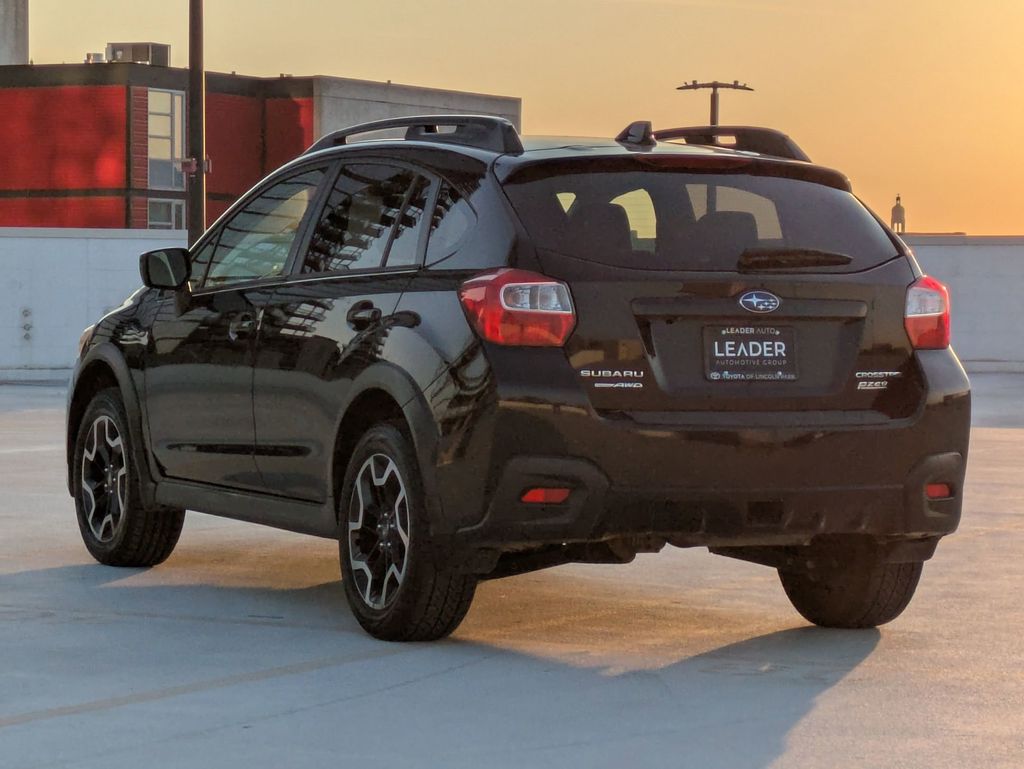 2017 Subaru Crosstrek 2.0i Premium photo 2
