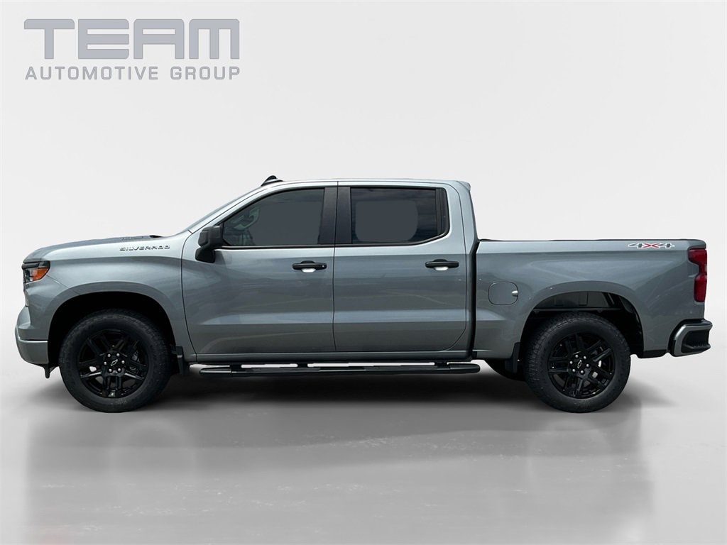 2025 Chevrolet Silverado 1500 Custom photo 4