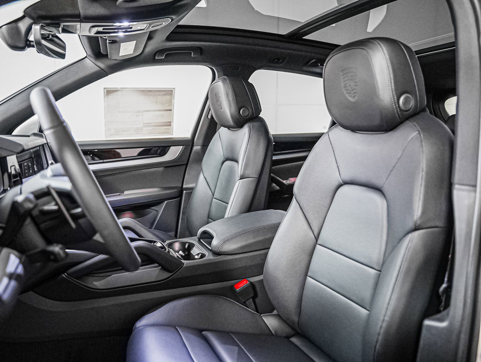 2025 Porsche Cayenne photo 5