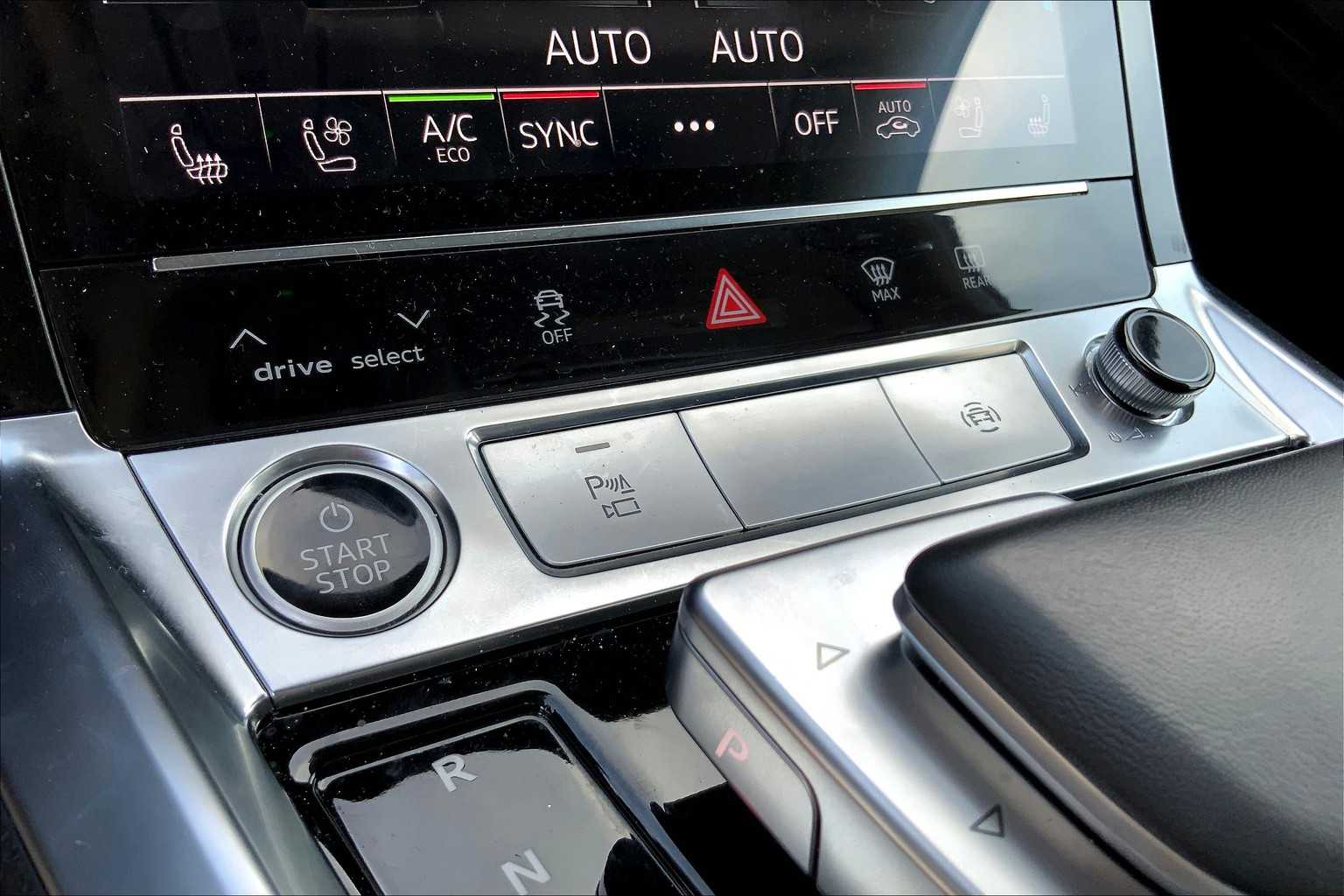 2024 Audi Q8 E-tron Premium Plus photo 28