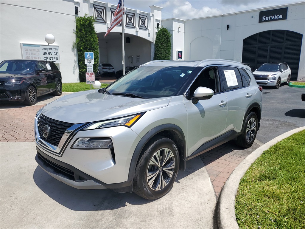2021 Nissan Rogue SV photo 3