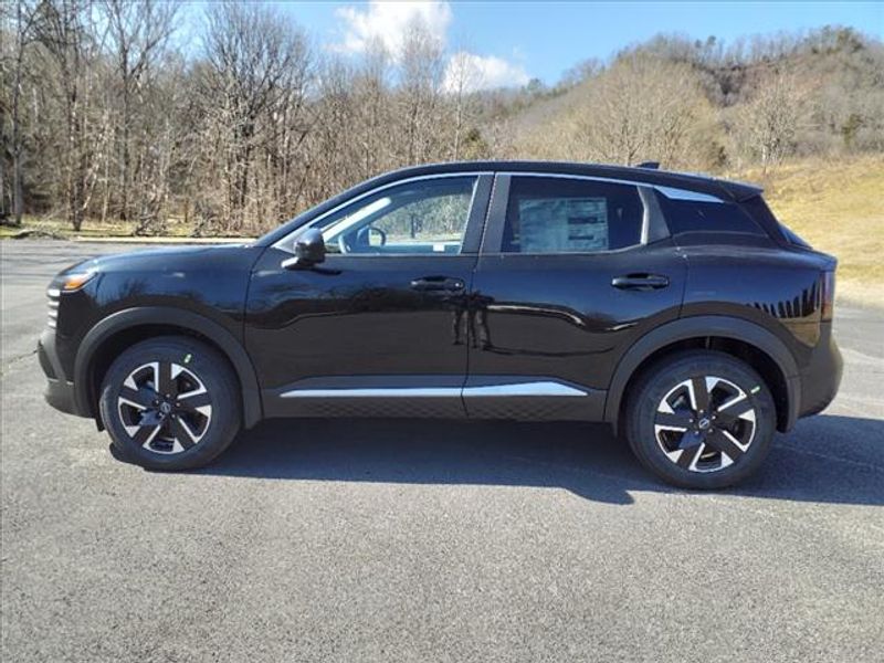 2025 Nissan Kicks SV photo 4
