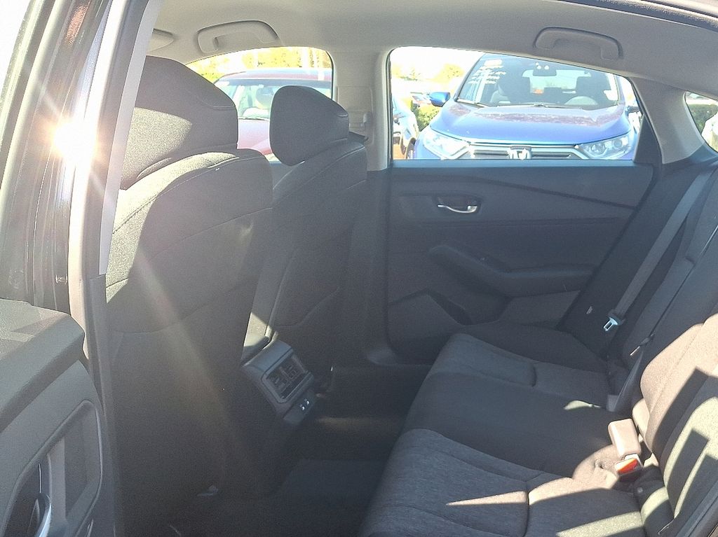 2025 Honda Accord LX photo 5