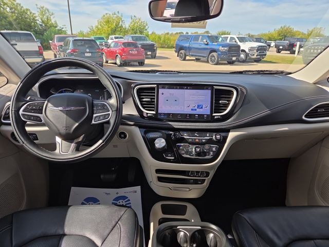 2022 Chrysler Pacifica Touring L photo 4
