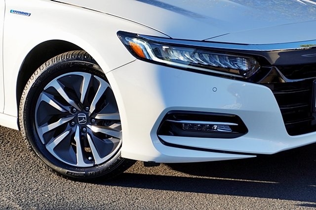 Used 2018  Honda Touring image 3