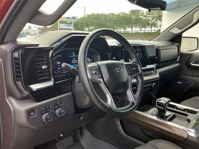 2024 Chevrolet Silverado 1500 LT Trail Boss photo 2