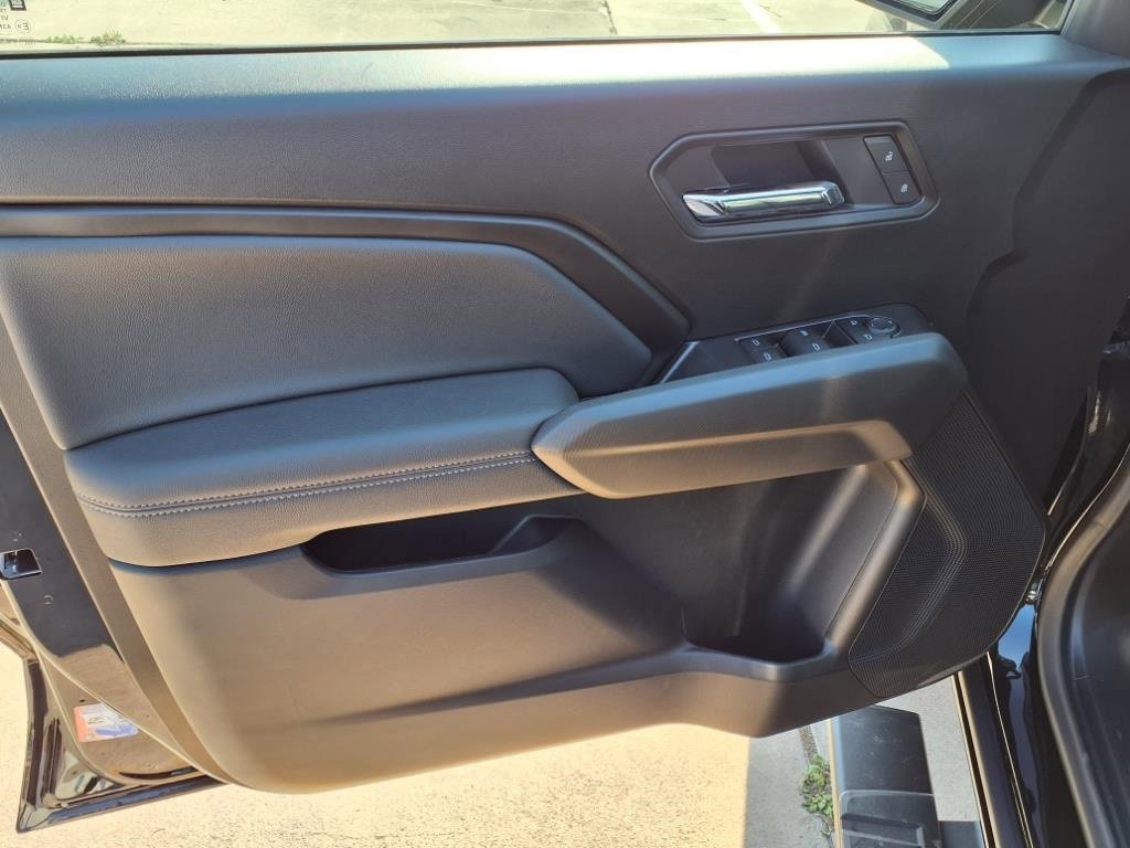 New 2025 Onyx Black GMC Elevation image 10