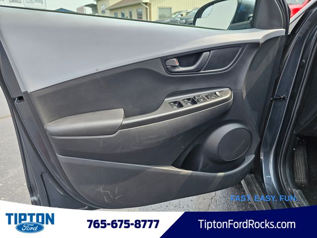 2021 Hyundai Kona SE photo 3