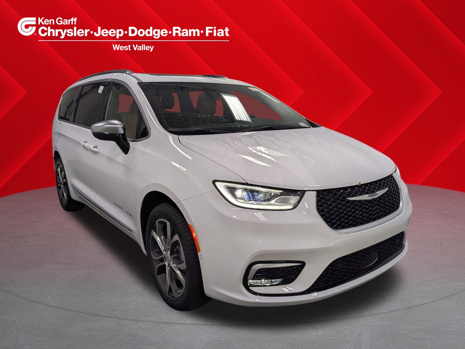 2026 Chrysler Pacifica Pinnacle's photo