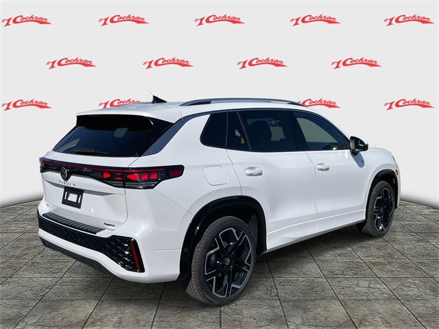 2025 Volkswagen Tiguan SEL R-Line Black photo 2