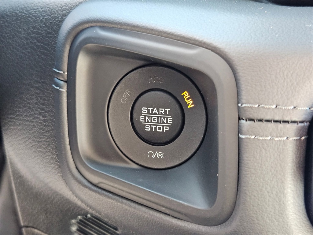 2025 Jeep Gladiator Mojave photo 16