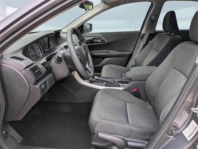 2017 Honda Accord LX photo 20