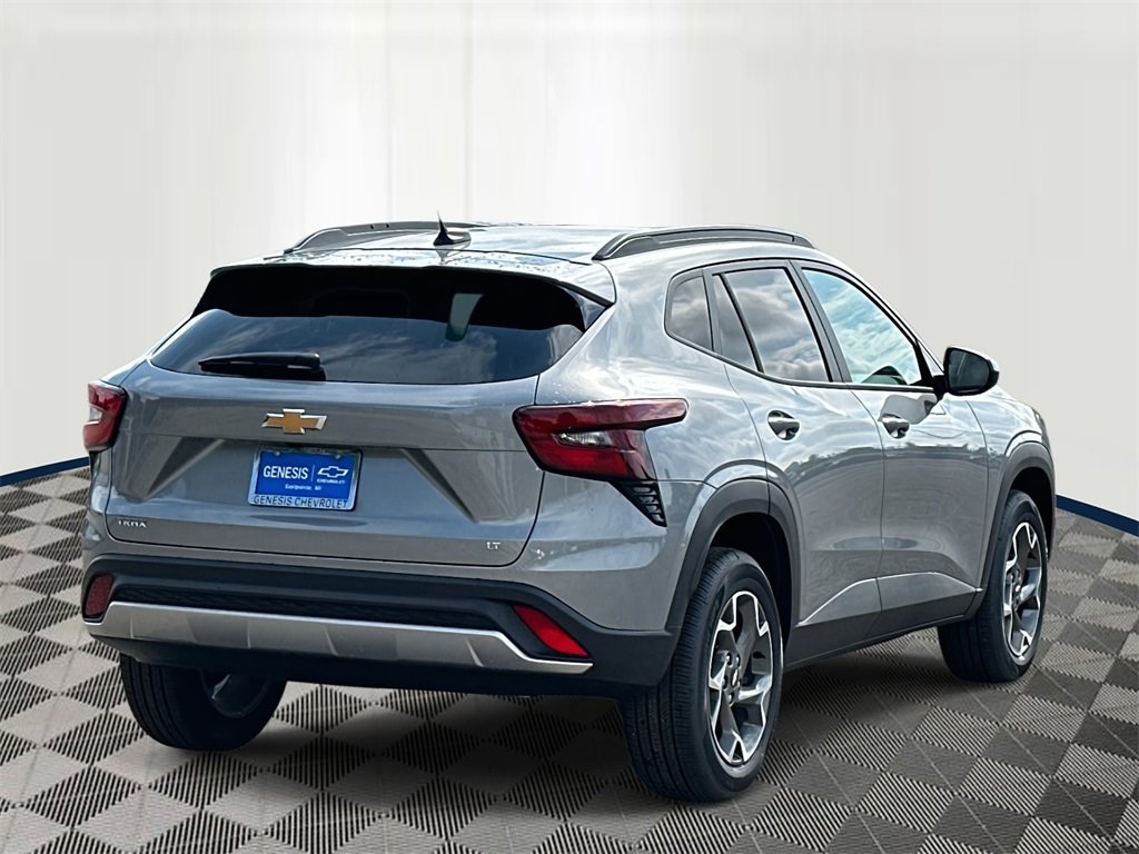 2025 Chevrolet Trax LT photo 5
