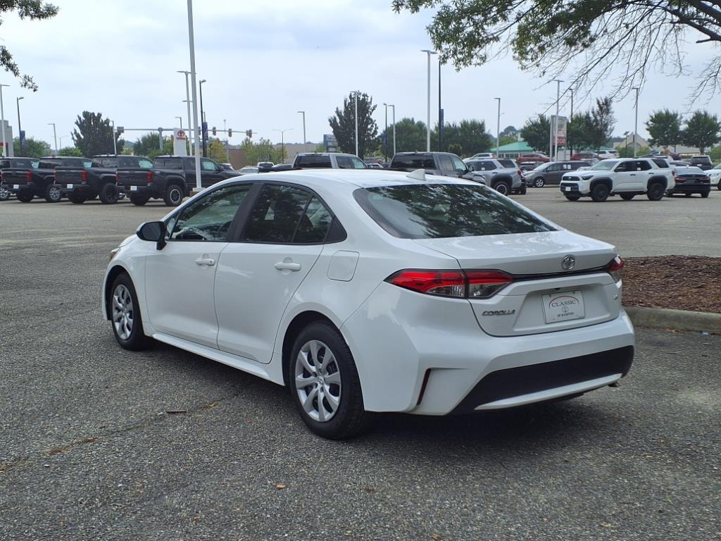 2022 Toyota Corolla LE photo 4