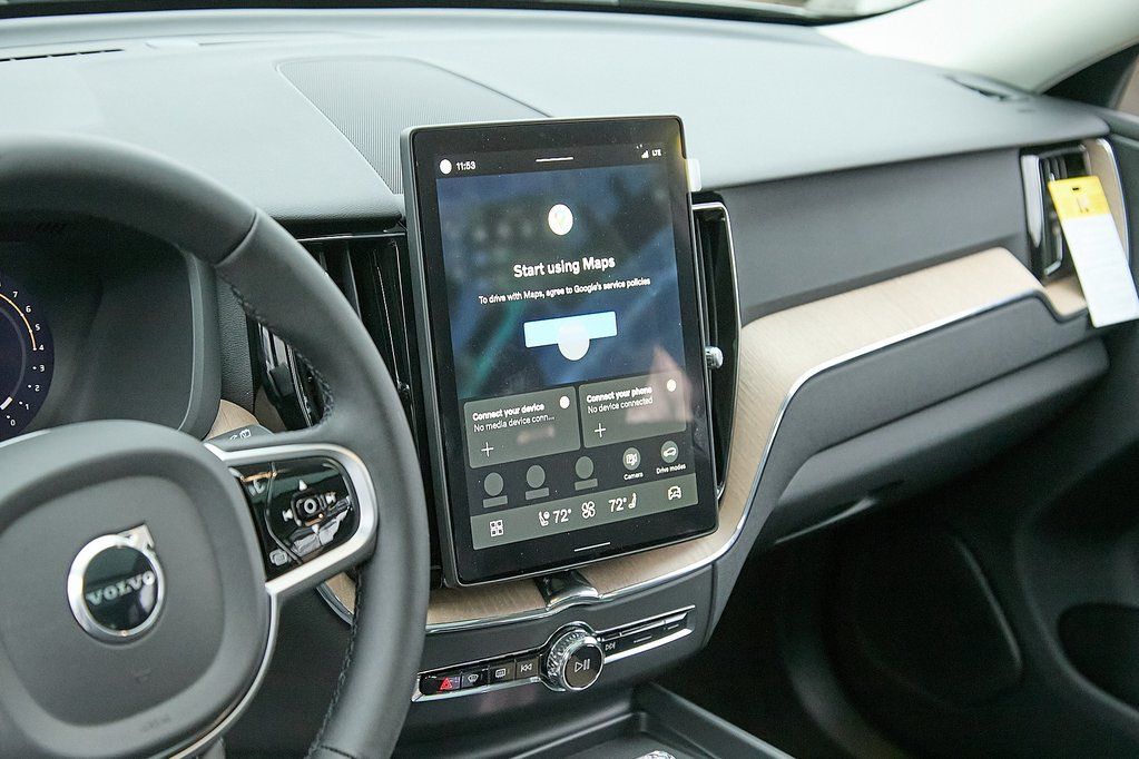 2026 VOLVO XC60 - Image 12