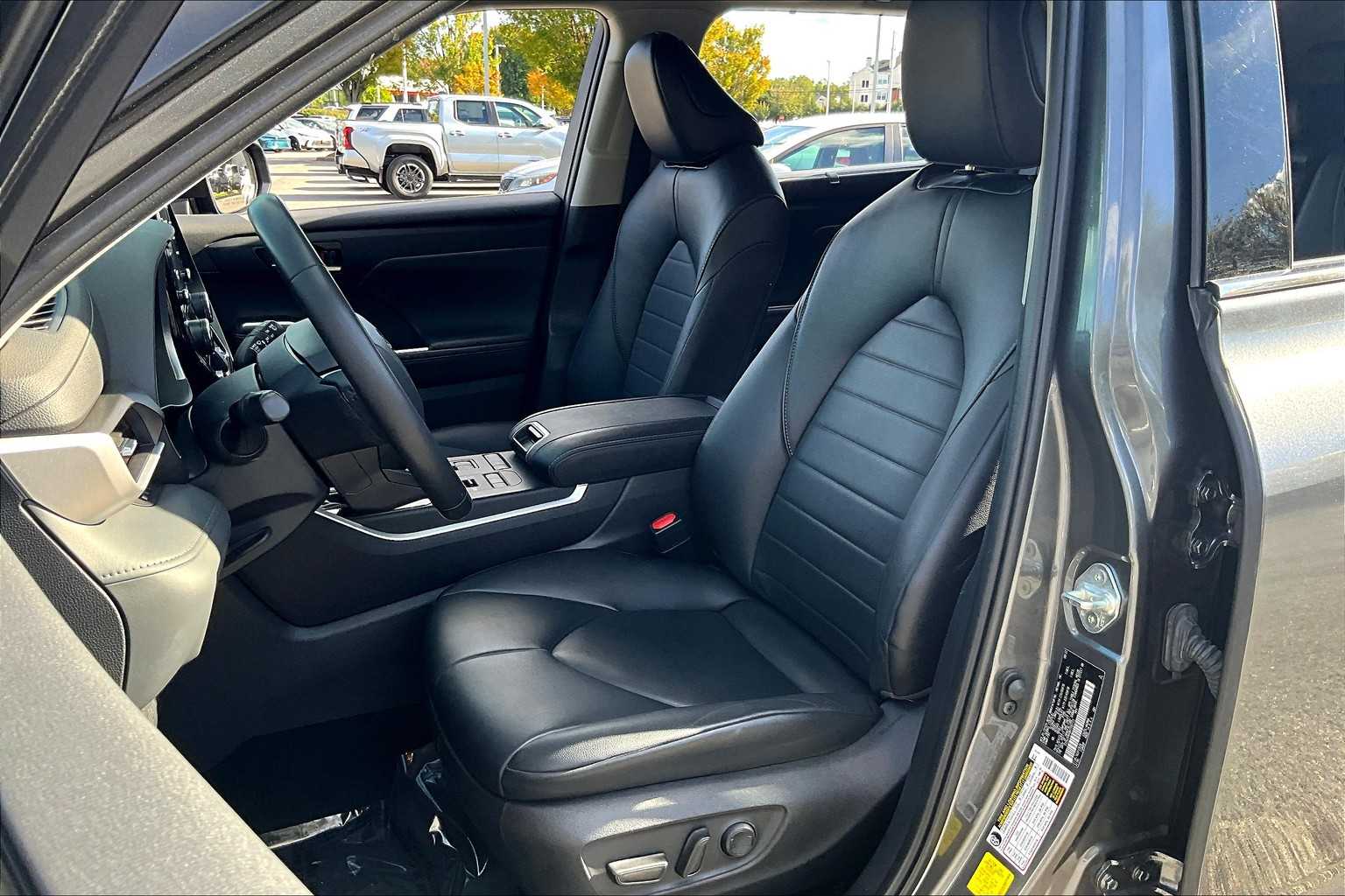 2022 Toyota Highlander XLE photo 7