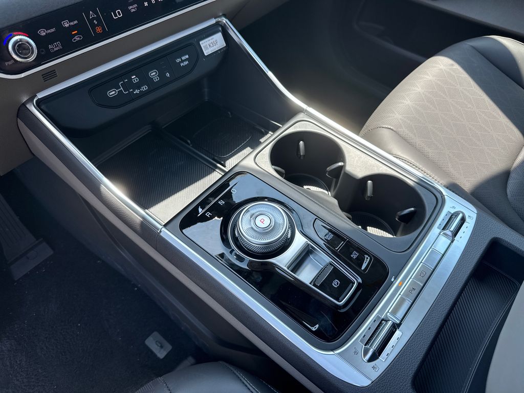 2025 Kia Carnival SX photo 27