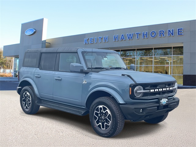 2025 Ford Bronco 4-Door Outer Banks's photo