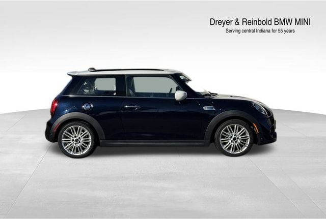 2020 Mini Cooper 2 Door Hardtop Iconic photo 2