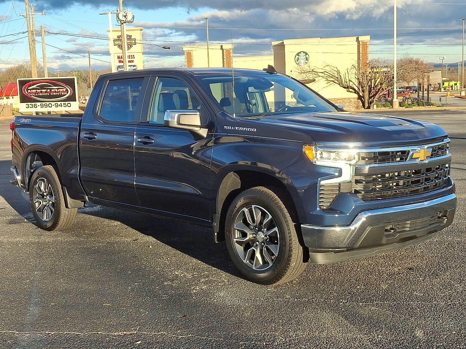 2023 Chevrolet Silverado 1500 LT's photo