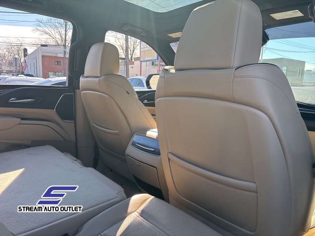 2022 Cadillac Escalade ESV Premium Luxury photo 13