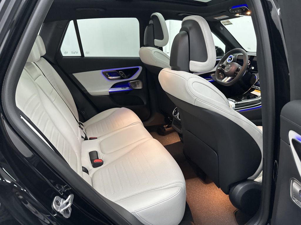 2026 Mercedes Benz GLC 300 photo 18