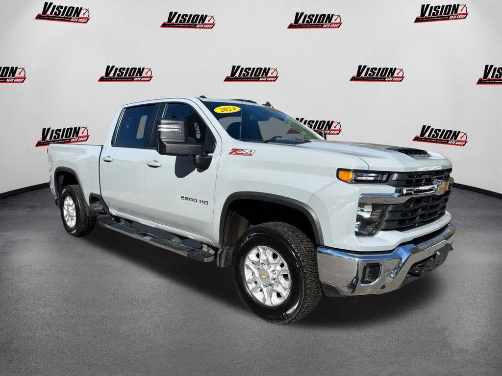 2024 Chevrolet Silverado 2500HD LT photo 3