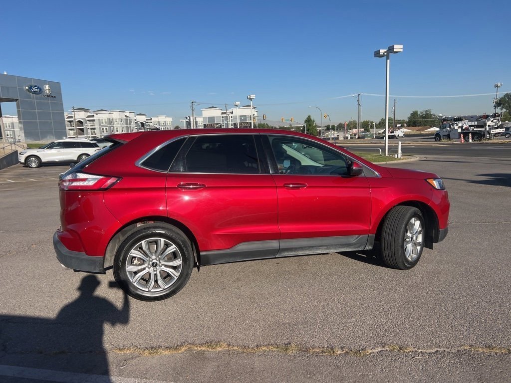 2024 Ford Edge Titanium photo 4