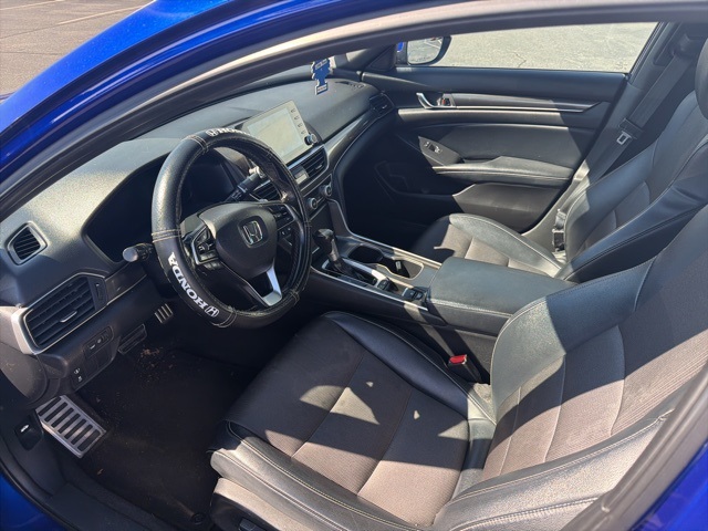 2018 Honda Accord Sport photo 2