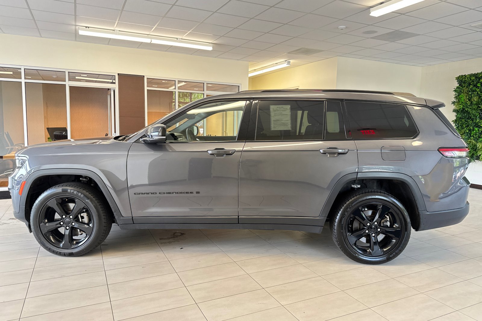 2023 Jeep Grand Cherokee Altitude photo 5