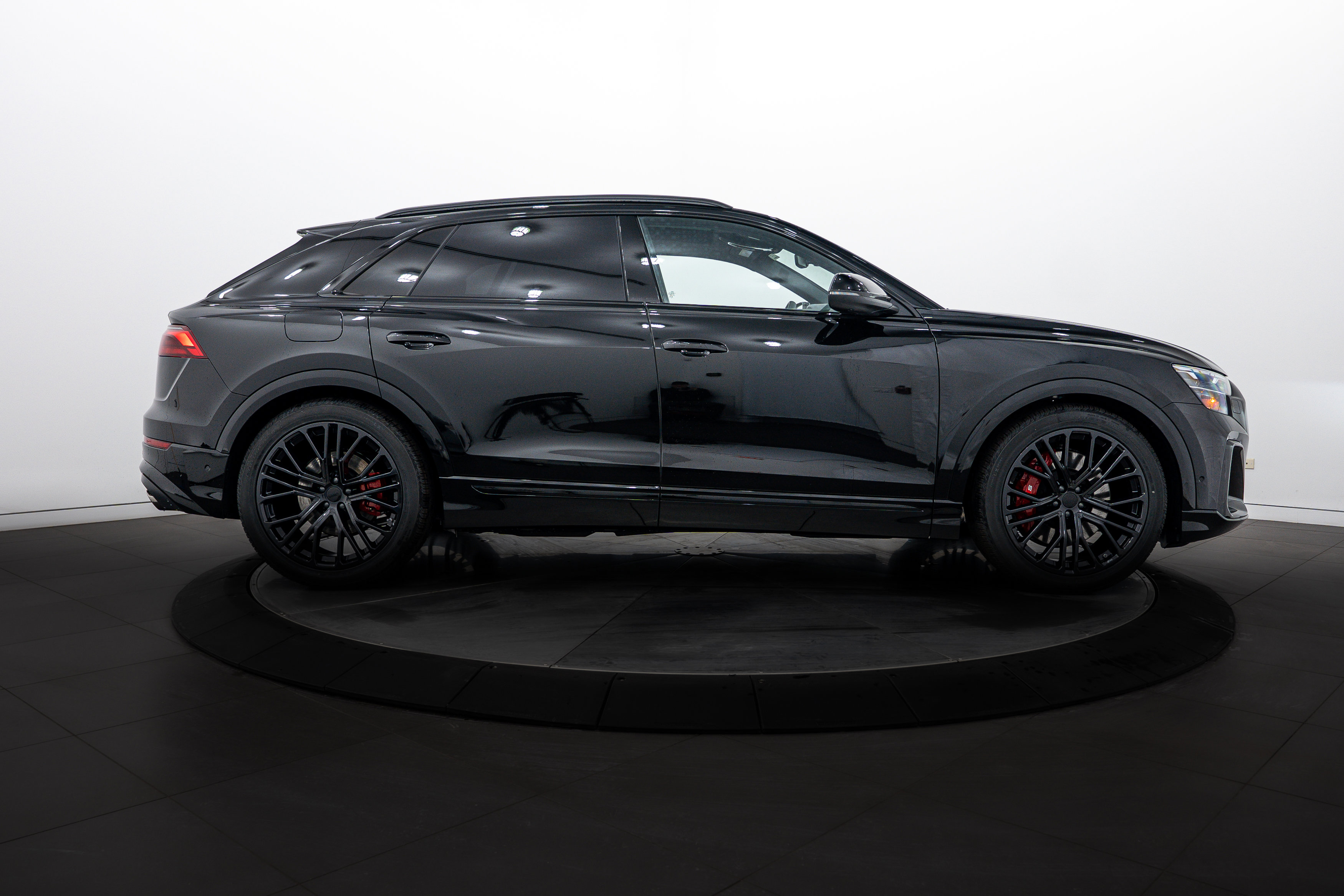 2026 Audi SQ8 Premium Plus photo 2