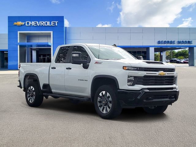 2025 Chevrolet Silverado 2500HD Custom's photo