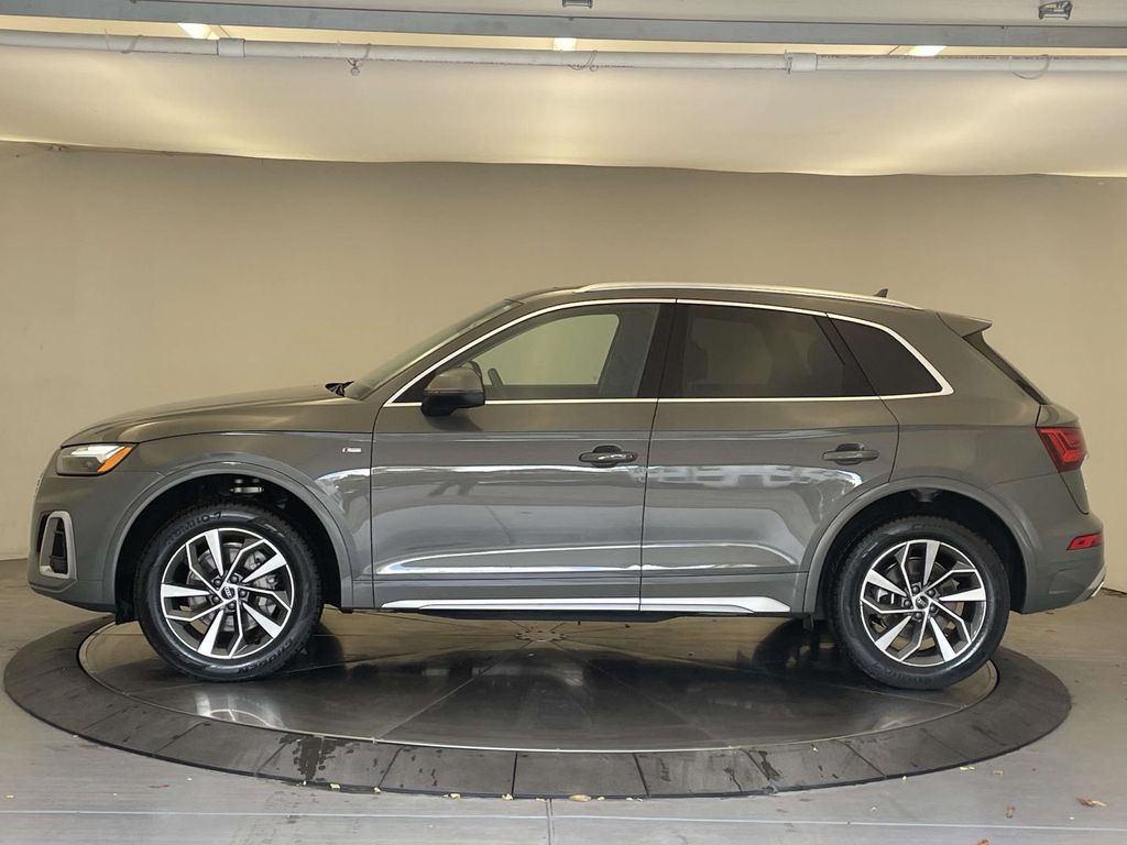 2024 Audi Q5 45 S line Premium photo 2