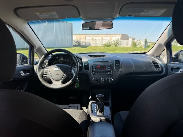 2017 Kia Forte LX Base photo 15