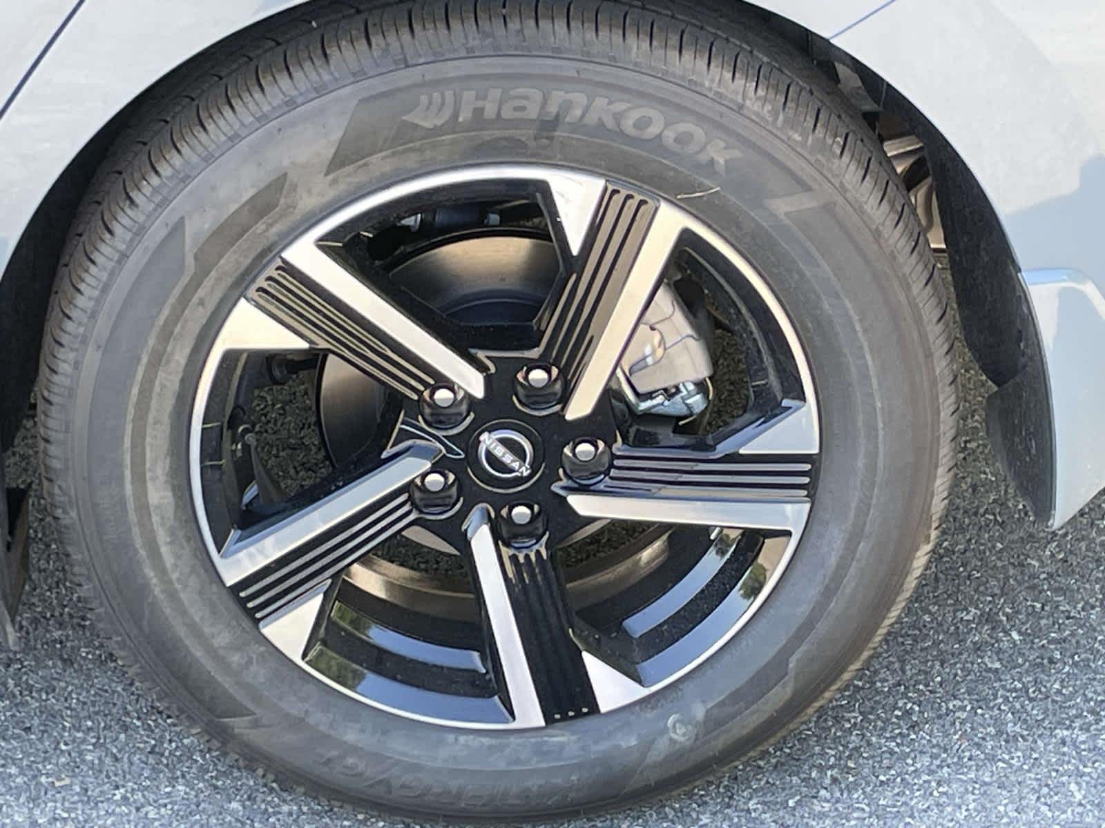 2025 Nissan Sentra SV photo 10