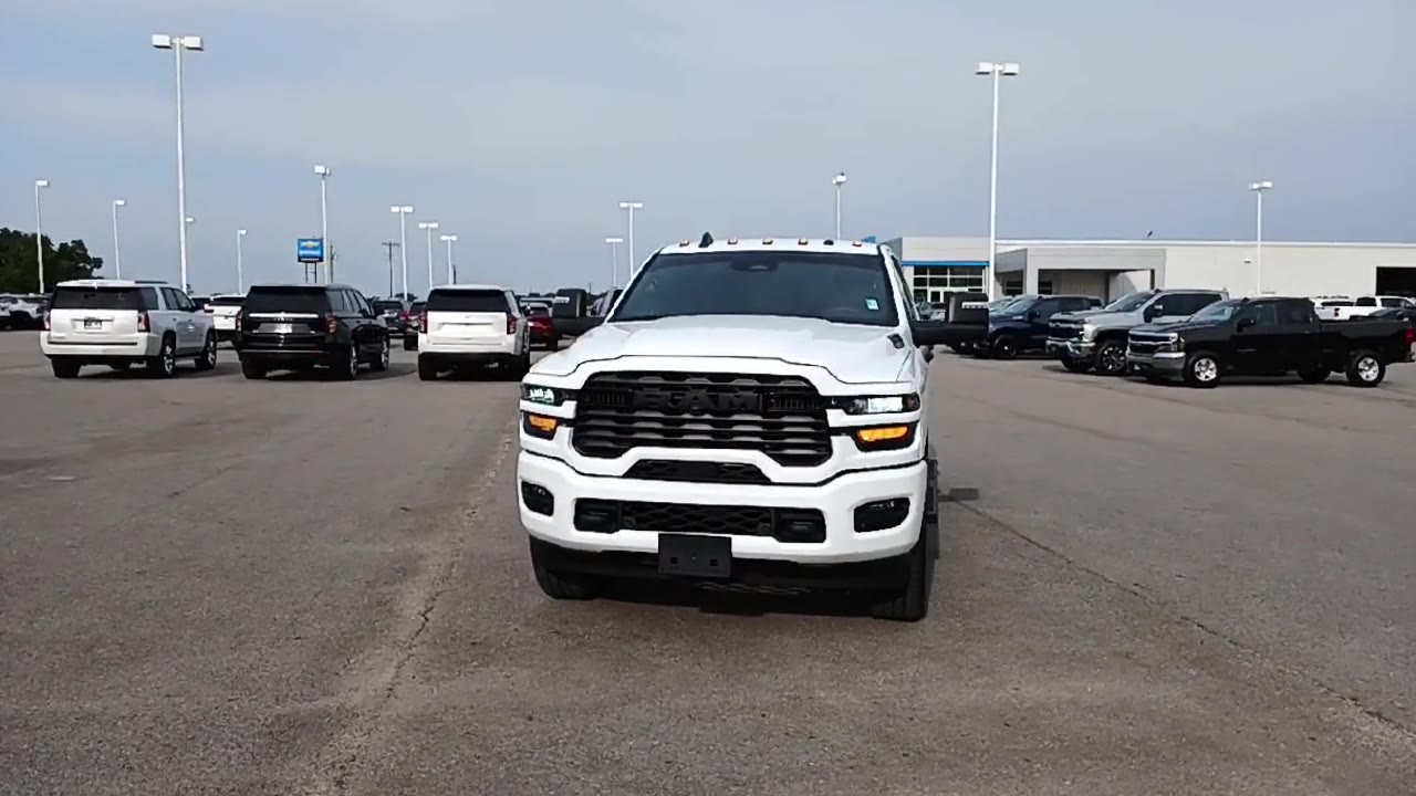 2025 Ram 2500 Big Horn photo 2