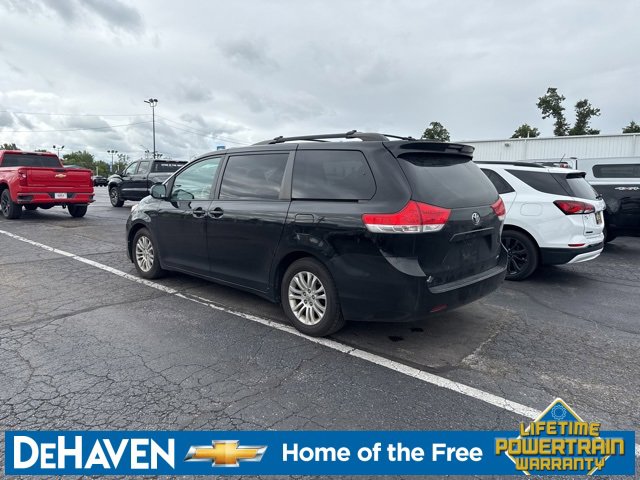2012 Toyota Sienna Limited photo 2