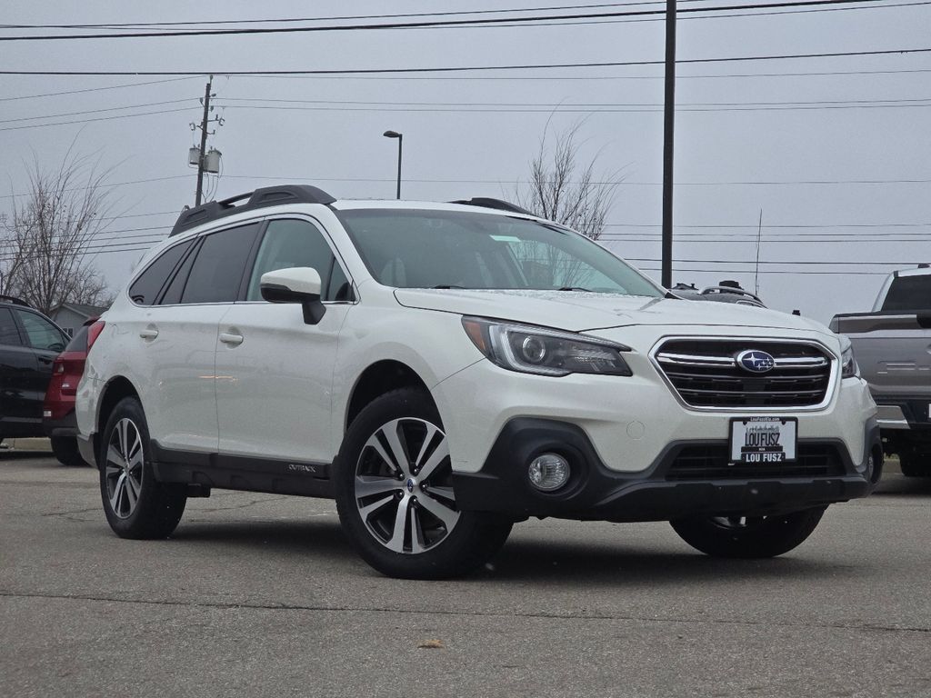 2018 Subaru Outback Limited's photo