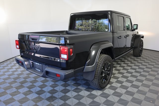 2025 Jeep Gladiator photo 4