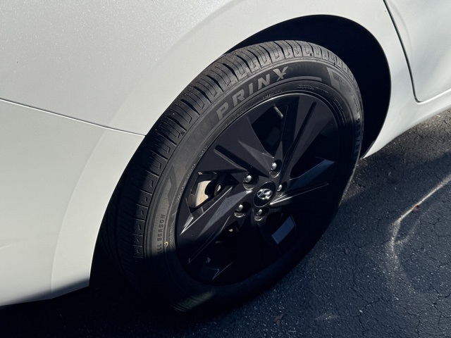 2022 Hyundai Elantra SEL photo 4