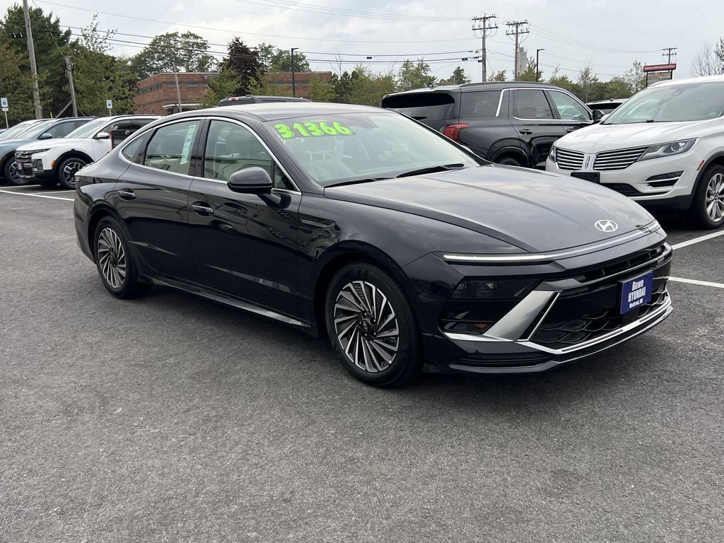 2025 Hyundai Sonata Hybrid SEL's photo