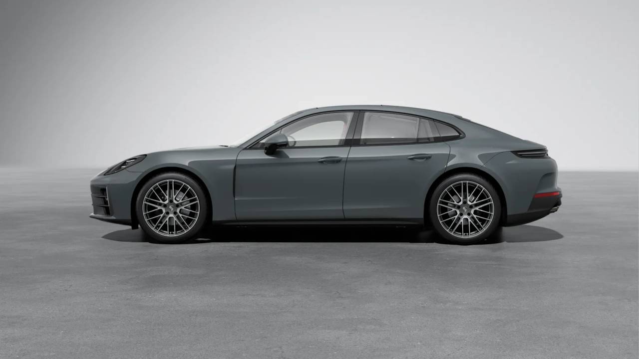 2026 Porsche Panamera 4 photo 2