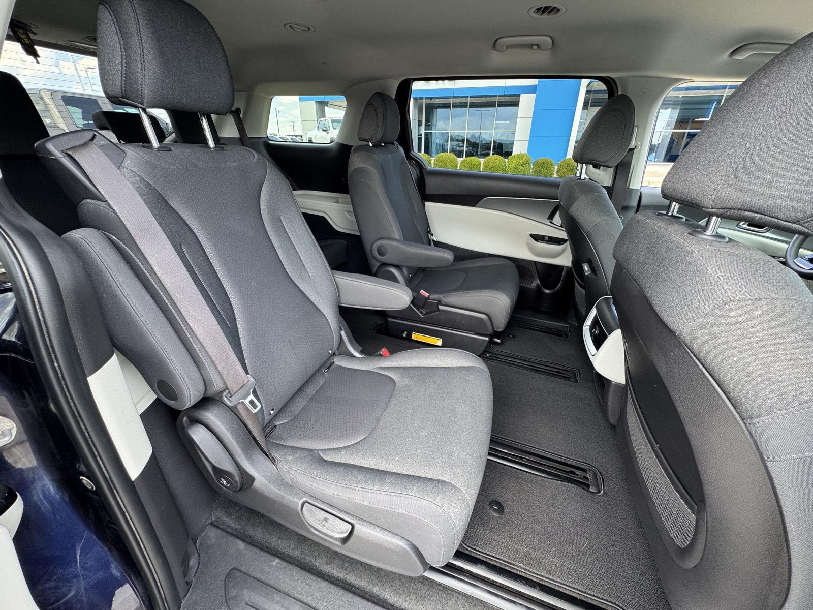 2022 Kia Carnival LX photo 39