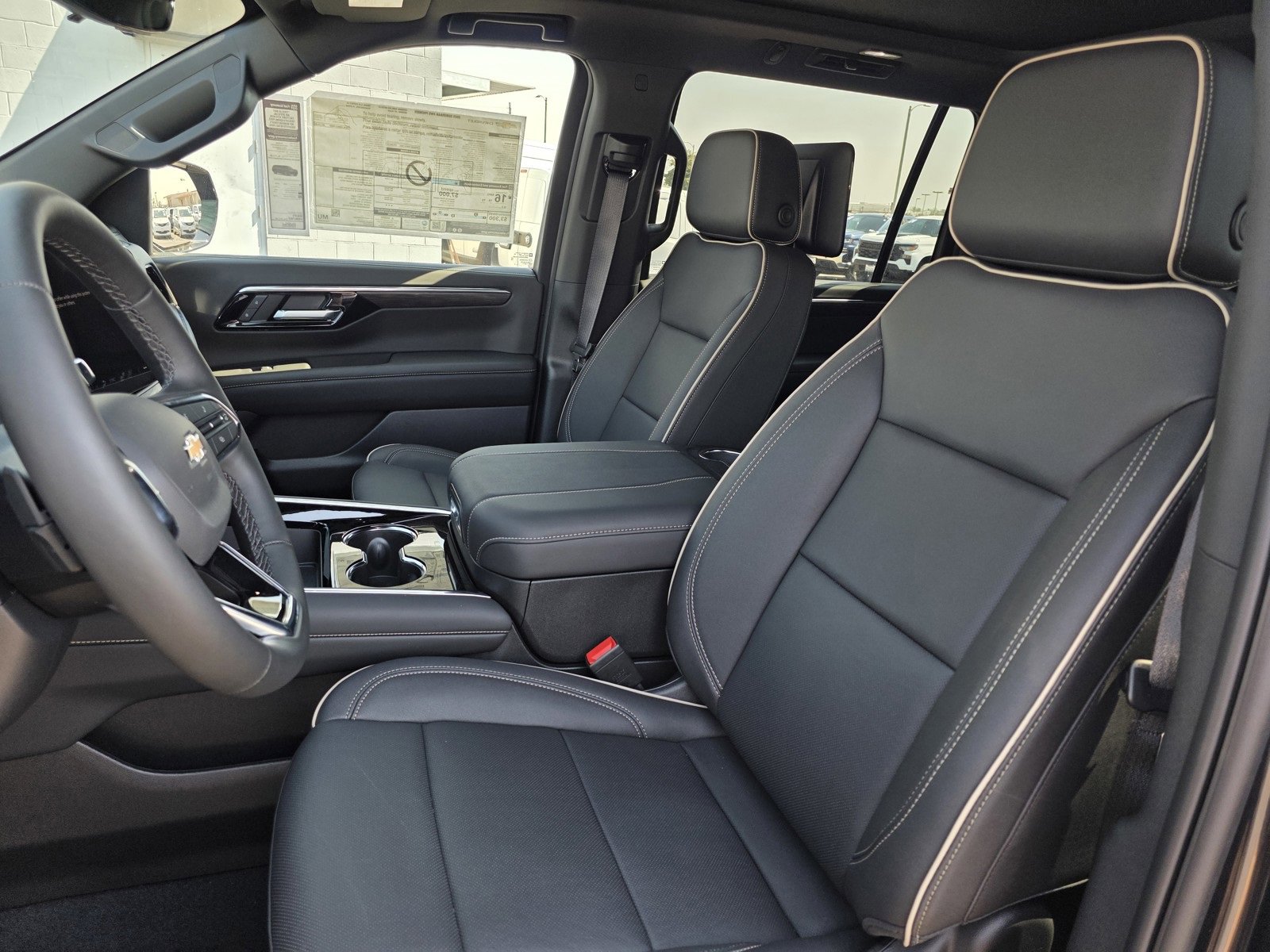 2025 Chevrolet Suburban Premier photo 23